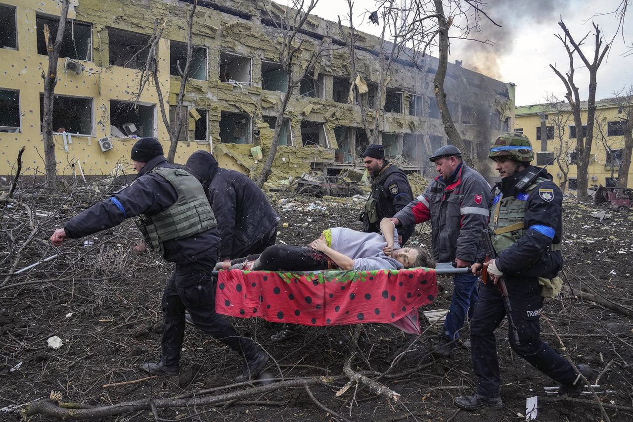 Zwycięzcą kat. Zdjecie Roku został Evgeniy Maloletka z agencji Associated Press.