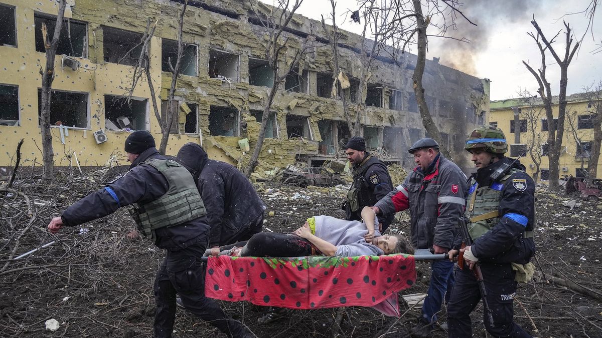 Zwycięzcą kat. Zdjecie Roku został Evgeniy Maloletka z agencji Associated Press.