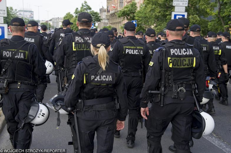 Rząd kapituluje. Policjanci dopięli swego