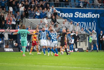 Lech Poznań liderem! Bohater wszedł na boisko na cztery minuty i przesądził o wszystkim