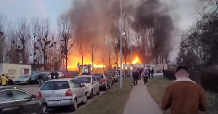 Zagadkowy pożar w Toruniu. Wymijające odpowiedzi służb