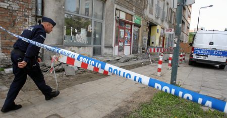Makabryczna zbrodnia w centrum Warszawy. "Rozrzucone po piętrach"