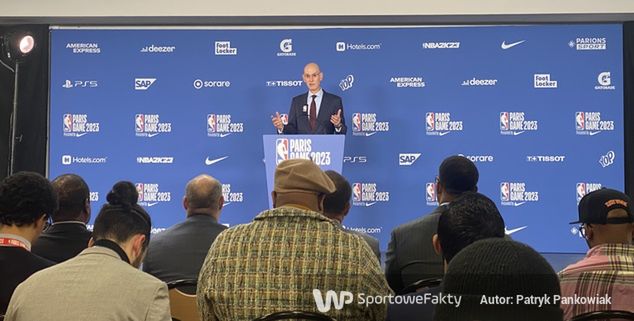 Adam Silver podczas konferencji prasowej