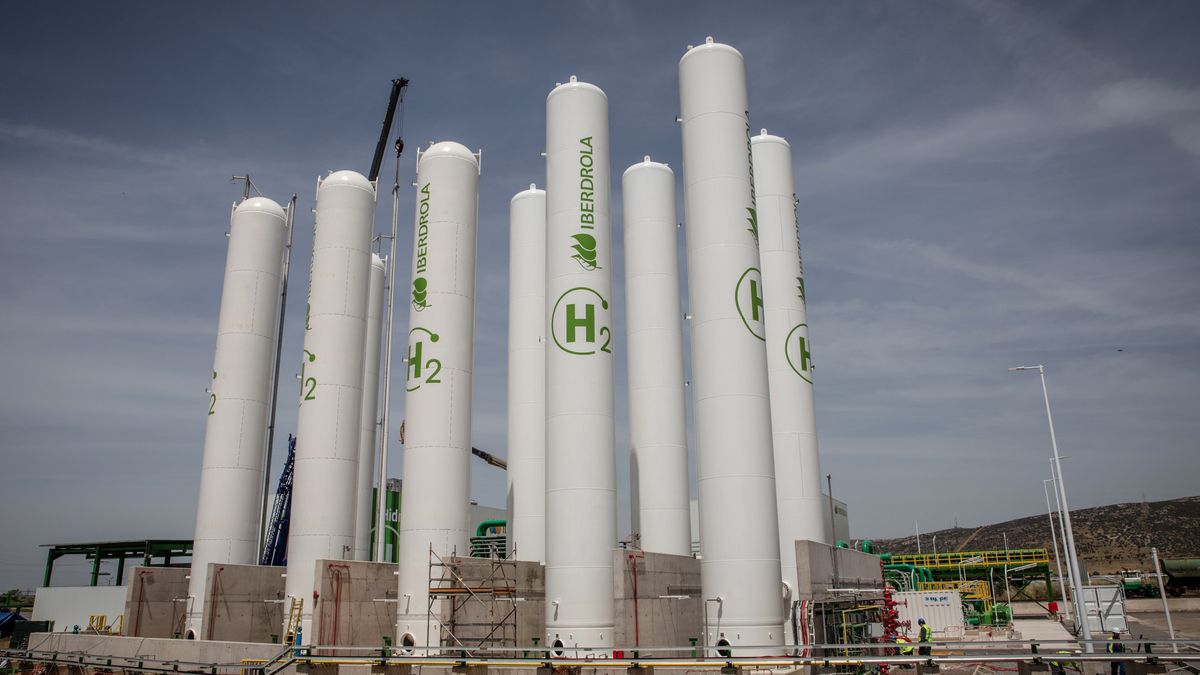 Hydrogen storage tanks during the final stages of construction at Iberdola SA's Puertollano green hydrogen plant in Puertollano, Spain, on Thursday, May 19, 2022. The new plant will be Europe's largest production site for green hydrogen for industrial use. Photographer: Angel Garcia/Bloomberg via Getty Images