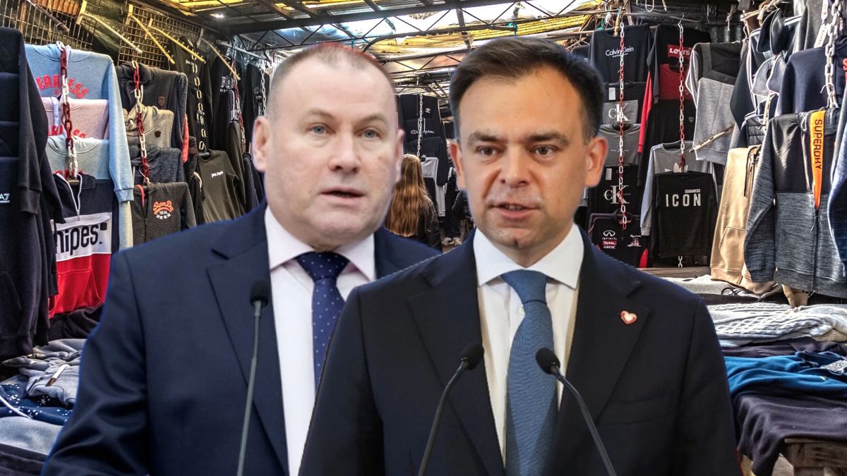 Zbigniew Stawicki, wiceminister finansów i zastępca szefa KAS, oraz minister finansów Andrzej Domański