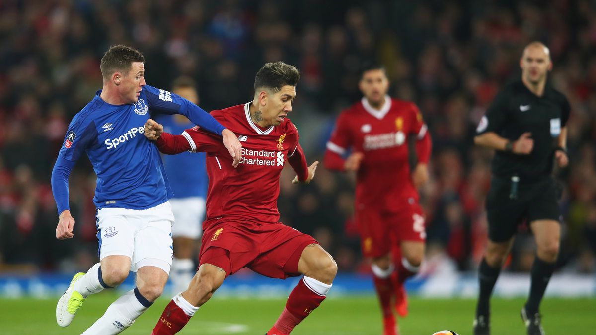 Getty Images / Clive Brunskill / James McCarthy (po lewej) i Roberto Firmino (po prawej)
