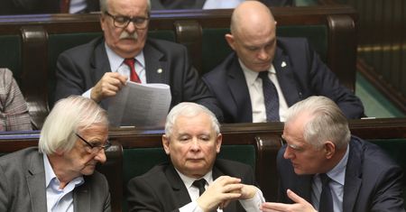 Rekonstrukcja rządu. Ryszard Terlecki blokuje powrót Jarosława Gowina
