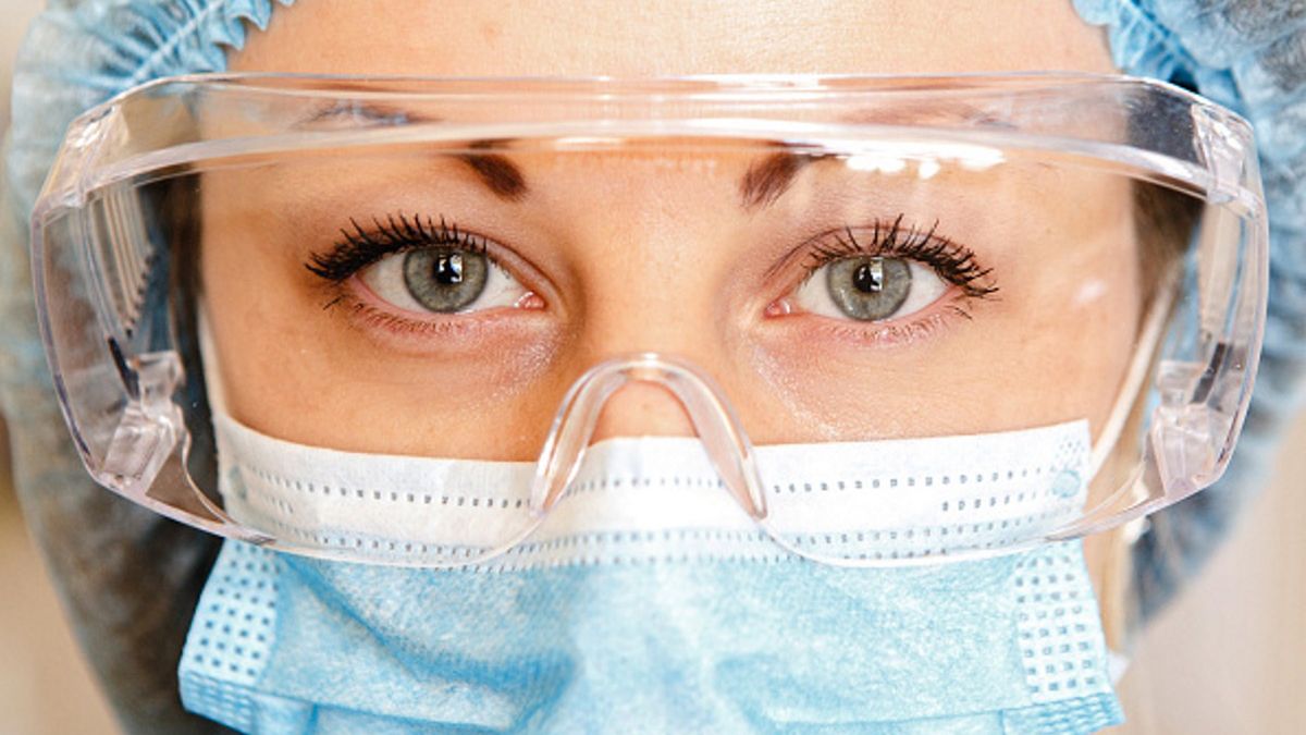 Oczy są jedną z dróg, przez które koronawirus dostaje się od organizmu człowieka