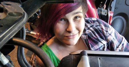 Jest kobietą i naprawia motocykle. Niektórym nie mieści się to w głowie