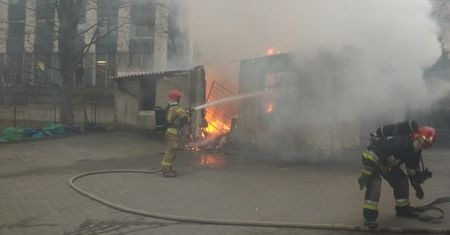 Pożar garażu w centrum Lublina. Część budynku uległa zawaleniu