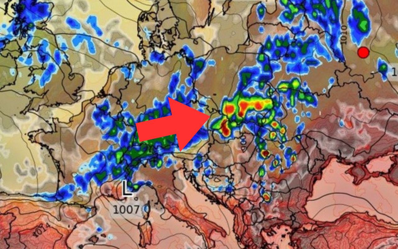 Idą nad Polskę. Wiemy, gdzie deszcz popada najmocniej. To zły znak