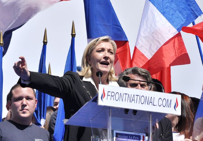 Na zdjęciu kandydatka antyunijnego i antyimigracyjnego Frontu Narodowego.
