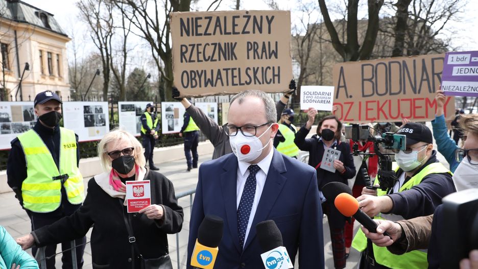 Trybunał Konstytucyjny decyduje o losie Rzecznika Praw Obywatelskich. Sprawę skomentował Donald Tusk