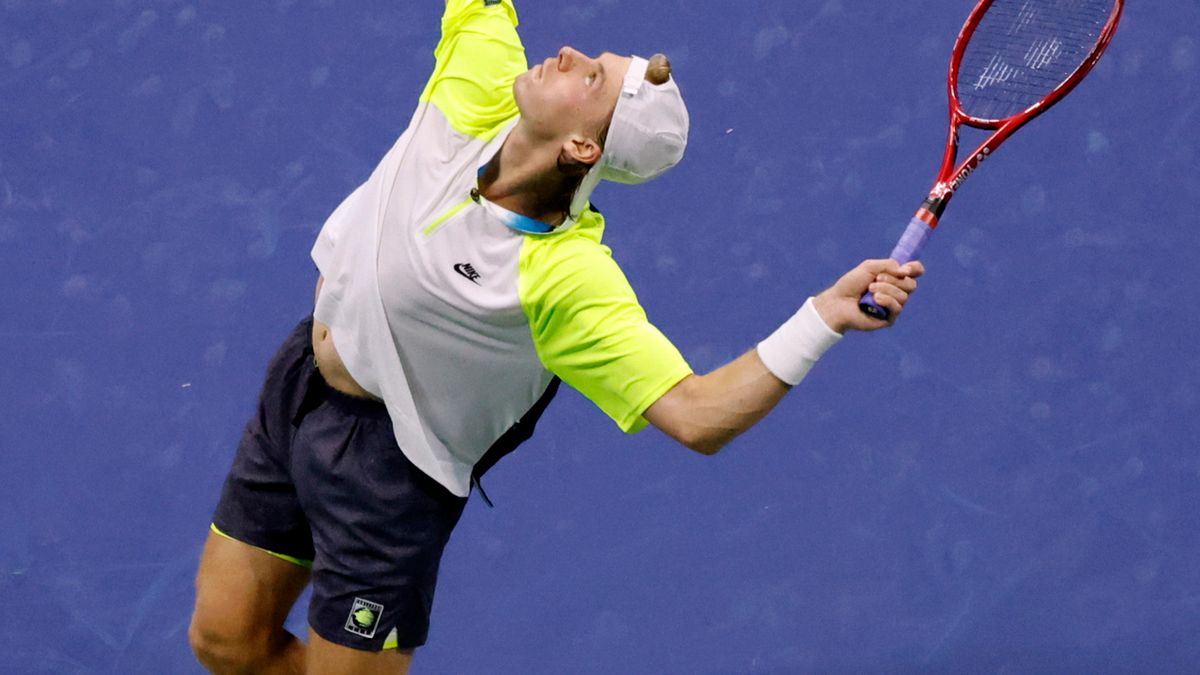 PAP/EPA / JASON SZENES / Na zdjęciu: Denis Shapovalov