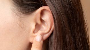 Nigdy tego nie używaj. Możesz narazić się na "ucho pływaka"