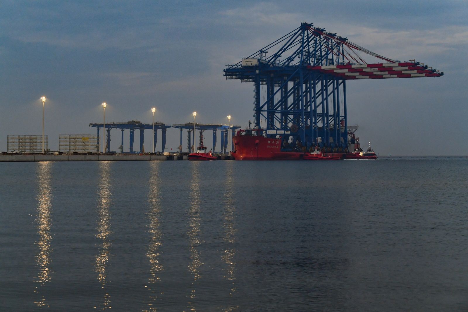 transport suwnic
Andrzej Jackowski
Baltic Hub, nabrze�e, port, Statek, suwnice, transport suwnic