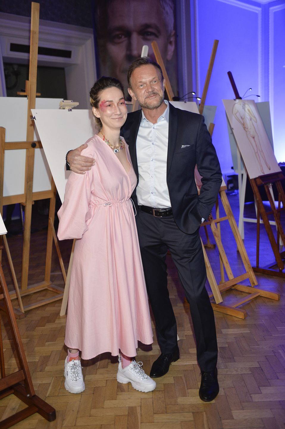 Wernisaż córki Cezarego Pazury