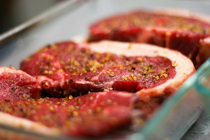 Surowa wołowina (mięso i tłuszcz)