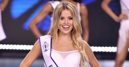 Sukienka z orłem na wyborach Miss. Matylda Damięcka pokazała, co o tym myśli