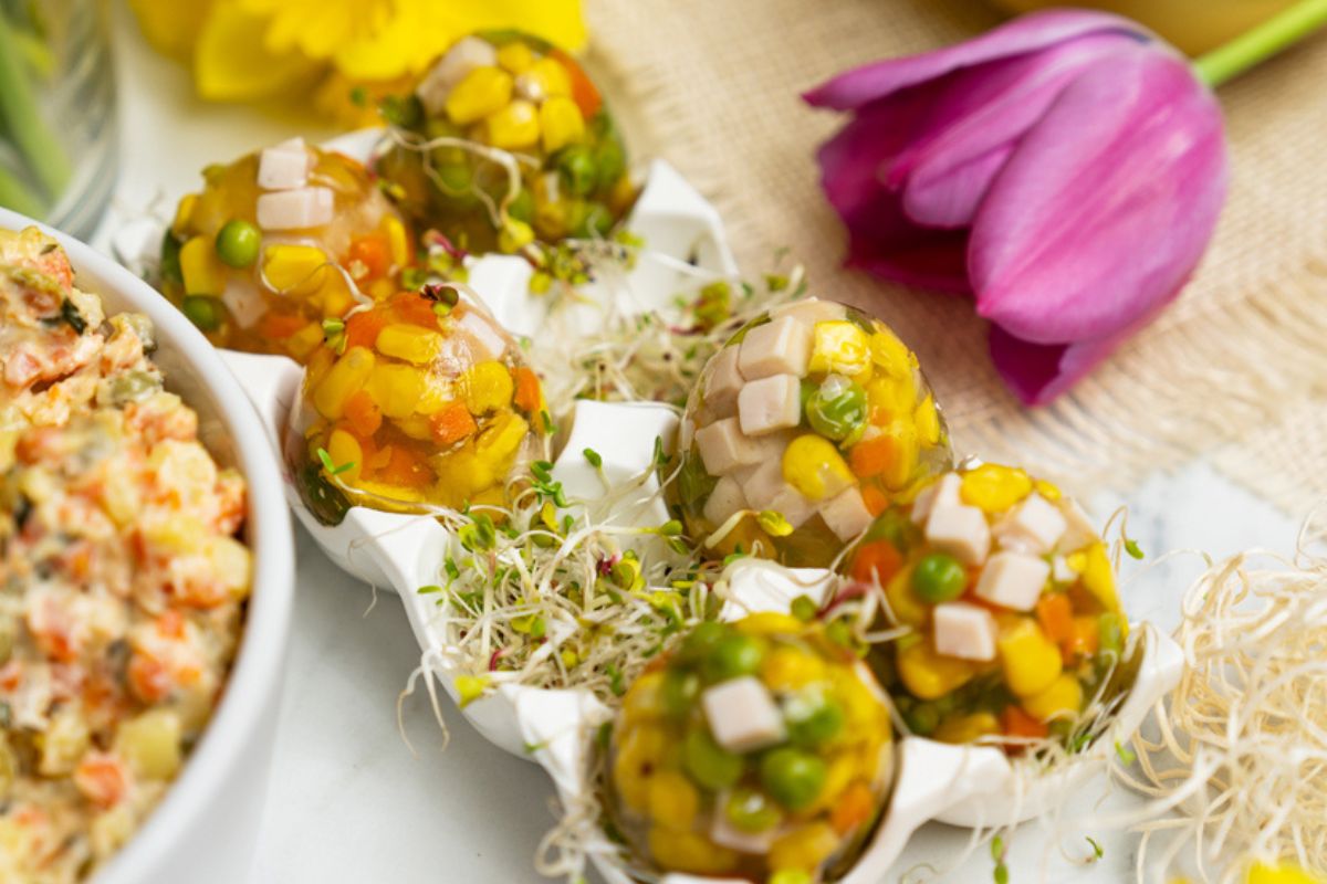 Zaskocz rodzinę wielkanocnymi jajkami w galarecie. Nie będą mogli wyjść z podziwu