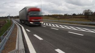 Woj. lubelskie: Ponad 4 mln zł na budowę i modernizację dróg. Kolejne 32 gminy podpisały umowy