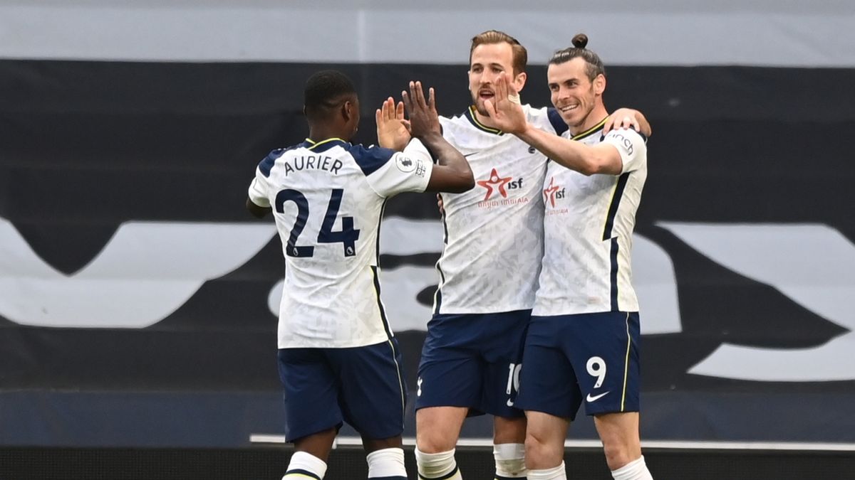 piłkarze Tottenhamu Hotspur cieszą się z gola
