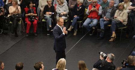 "Nie mogę na pana patrzeć". Spięcie z Tuskiem i ostra riposta