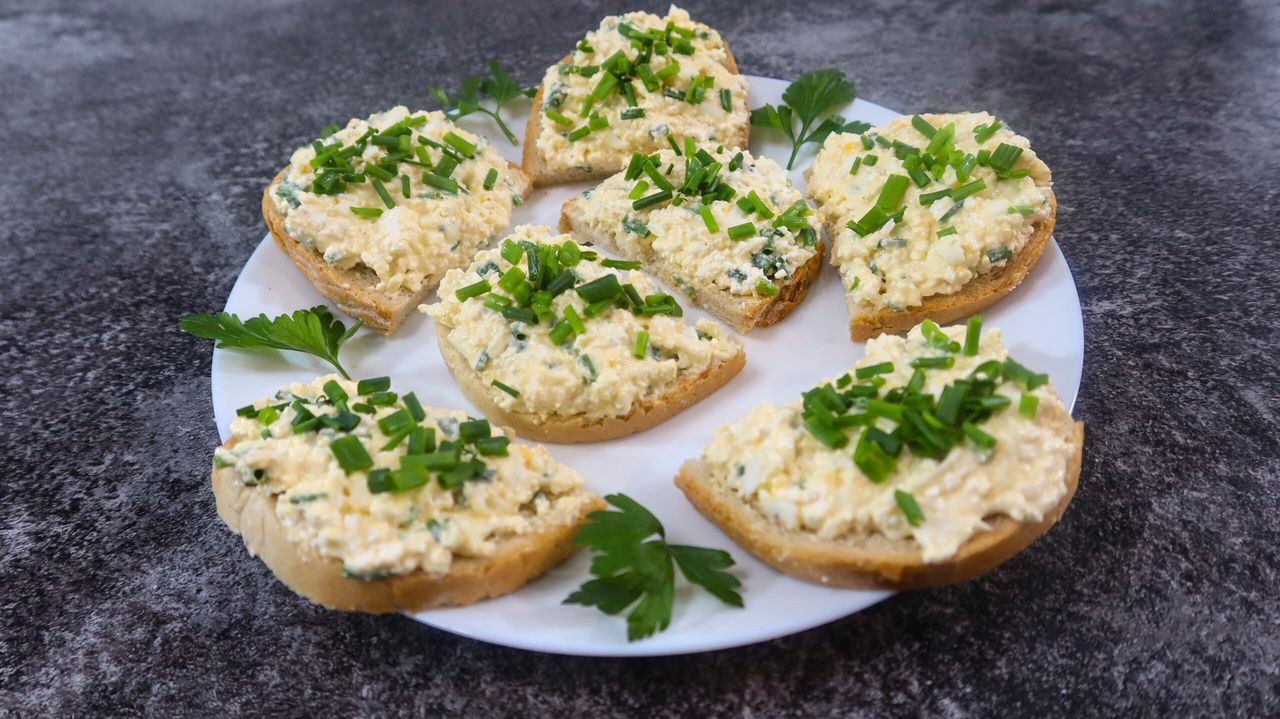 Pasta z twarogu i jajek + film