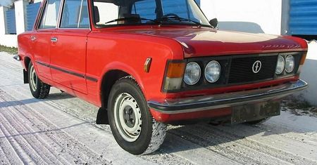 Znalezione na allegro: Fiat 125p unikat z fabryczną folią