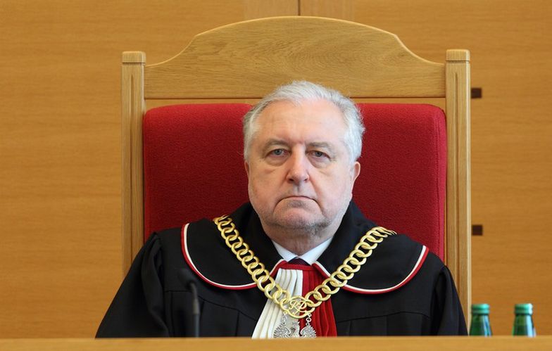 Zarobki sędziów Trybunału Konstytucyjnego. Prof. Rzepliński dostanie 160 tys. zł odprawy