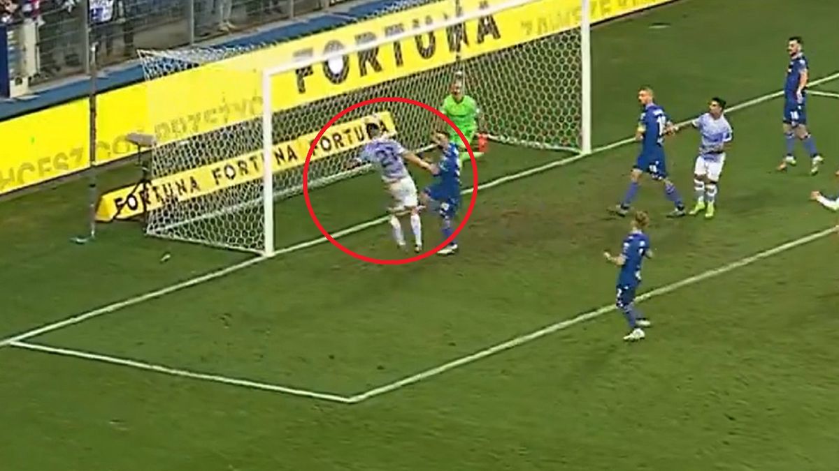 Twitter / Polsat Sport / Na zdjęciu: Gamboa w sytuacji bramkowej