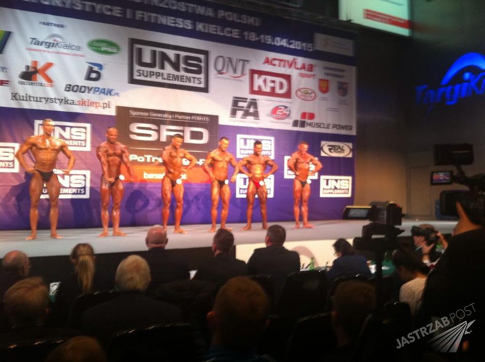 Marcin Łopucki drugi z prawej w finale walka o medal