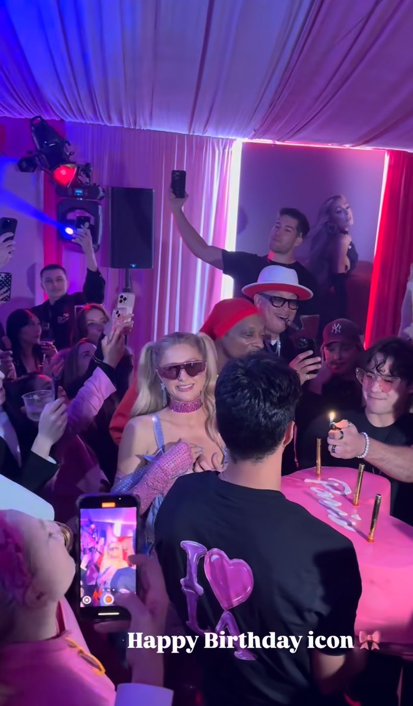 Huczne urodziny Paris Hilton