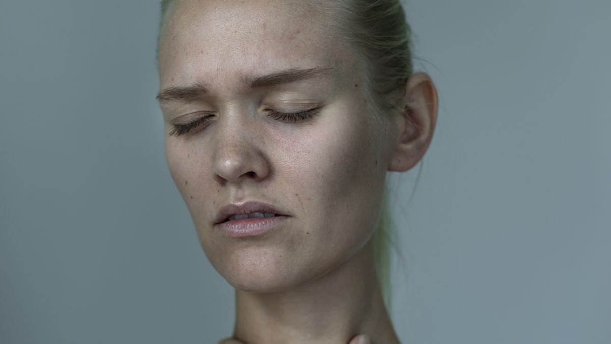 Brzuch tarczycowy może świadczyć o niedoczynności tarczycy 