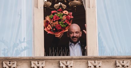 Dzień Matki 2020. Nietypowy pomysł na prezent. We Wrocławiu powstanie laurka z "okna"