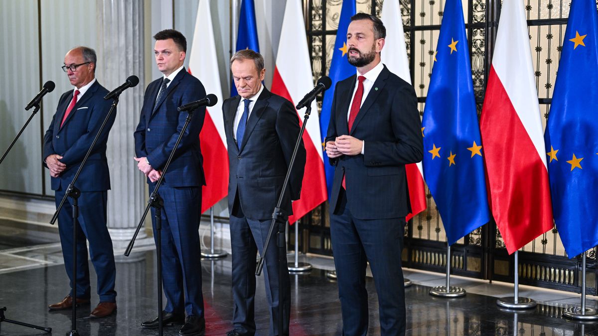 WARSAW, POLAND - OCTOBER 24: One of the leaders of the New Left, Wlodzimierz Czarzasty (L), the leader of Poland 2050 Party, Szymon Holownia (2nd L) , the leader of Civic Coalition (KO), Donald Tusk (2nd R), and the Leader of Polish People's Party (PSL), Wladyslaw Kosiniak Kamysz (R) stand together as they give a press statement in Warsaw, Poland on October 24, 2023. On Tuesday and Wednesday, Oct . 24 and 25 President Andrzej Duda will hold individual consultations with leaders of political parties that have won seats in the parliament of the new term. With the results of the Parliamentary elections out, Poland's democratic opposition made of the Civic Coalition, The Third Way Political alliance, and The New Left has the chance to rule with a majority and all have refused to enter a coalition with the ruling government party, Law and Justice. (Photo by Omar Marques/Anadolu via Getty Images)