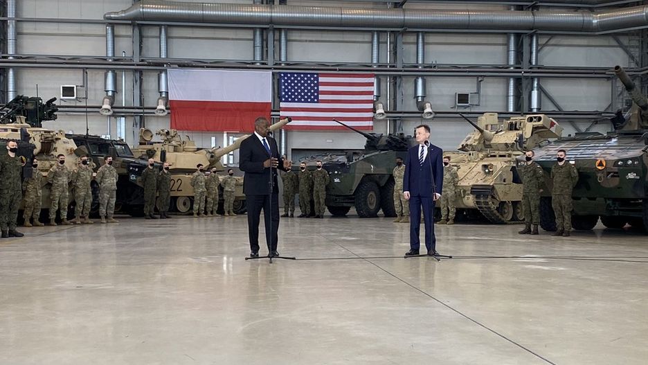 Szef Pentagonu w Polsce. "Ćwiczymy i służymy ramię w ramię"