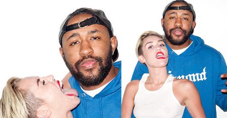 Miley pozuje z NOWYM FACETEM! Przystojny?