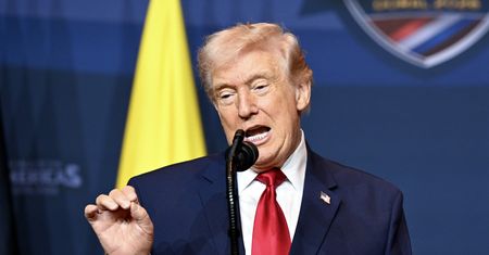 Kolejna łódź przemytnicza zniszczona. Trump o "wyplenieniu karteli"