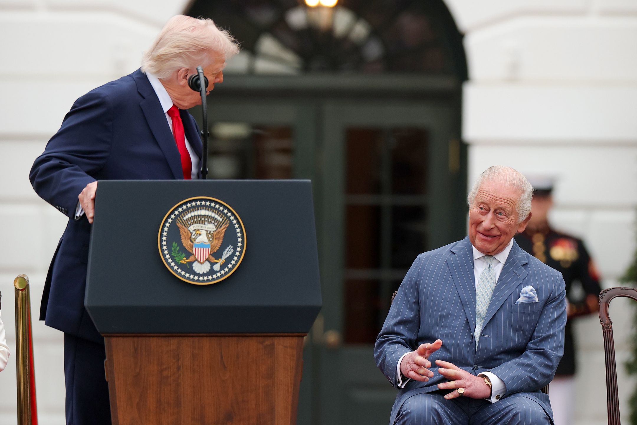 Król Karol III i Donald Trump 