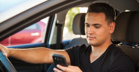 Wirtualny poradnik dla zmotoryzowanych już działa - co sprawdzisz i załatwisz online?