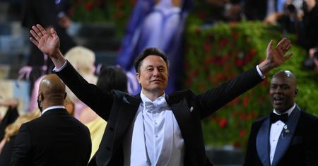 Rok kurczenia się majątków miliarderów. Elon Musk stracił najwięcej