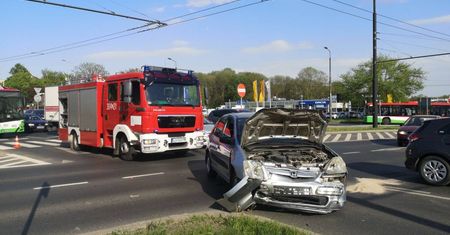 Wjeżdżał na rondo, nie ustąpił pierwszeństwa na rondzie w centrum Lublina. Zderzył się z volvo