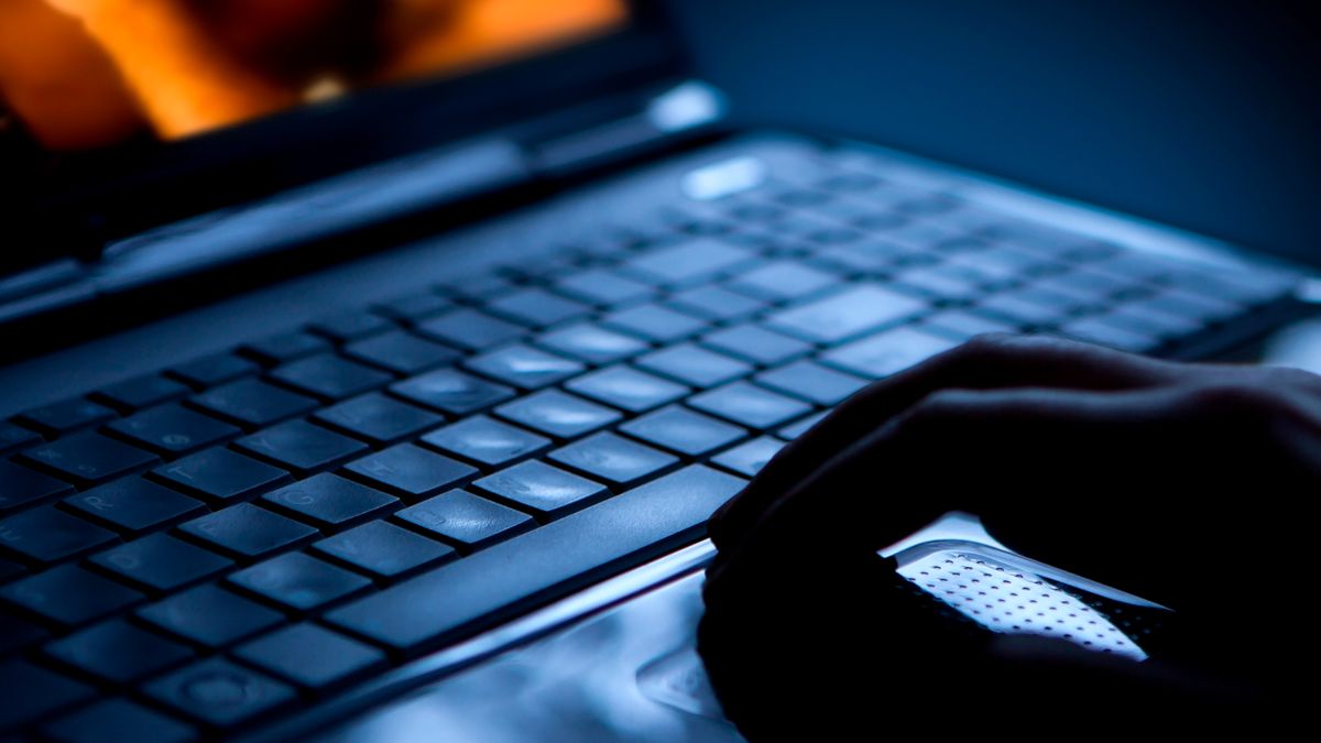 Oszuści ponownie straszą publikacją filmów z twojej kamery (depositphotos)