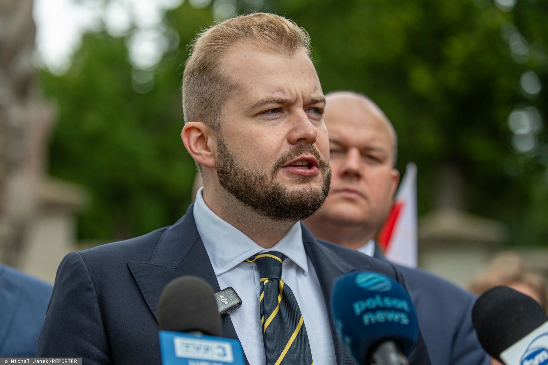 Moskal na Ibizie z Kralem: Jak PiS traci kontrolę nad własnymi lojalistami