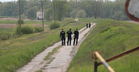 Szukają szczątków dronów. W akcji 12 tys. policjantów