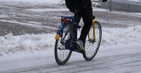 Tajemnicza śmierć rowerzysty na Pradze. Szukają świadków