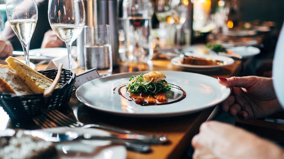 Otwarcie restauracji. Jakie zasady obowiązują w kolejnym etapie odmrażania gospodarki?