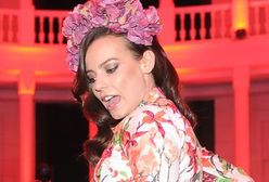 Anna Mucha: W dziwnym wianku i z cellulitem!