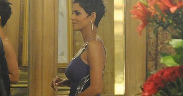 Halle Berry: Pokazała ciążowy brzuszek!